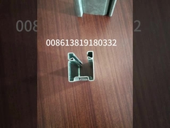 Machine de fabrication de chemins de câbles par poinçonnage et pliage séparés avec guidage servo