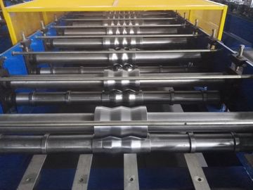 Le PLC a ridé la machine de formation en acier 8T 10 - 25m/min