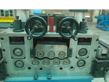 Machine de coupure hydraulique précise de cadre de porte avec des options de longueur