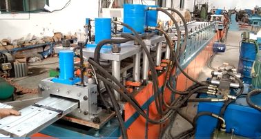 Machine de coupure hydraulique précise de cadre de porte avec des options de longueur